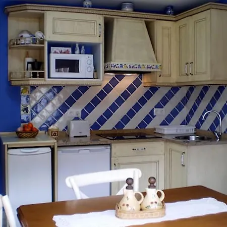 Charming In - 40 M² - Parking Included Appartement